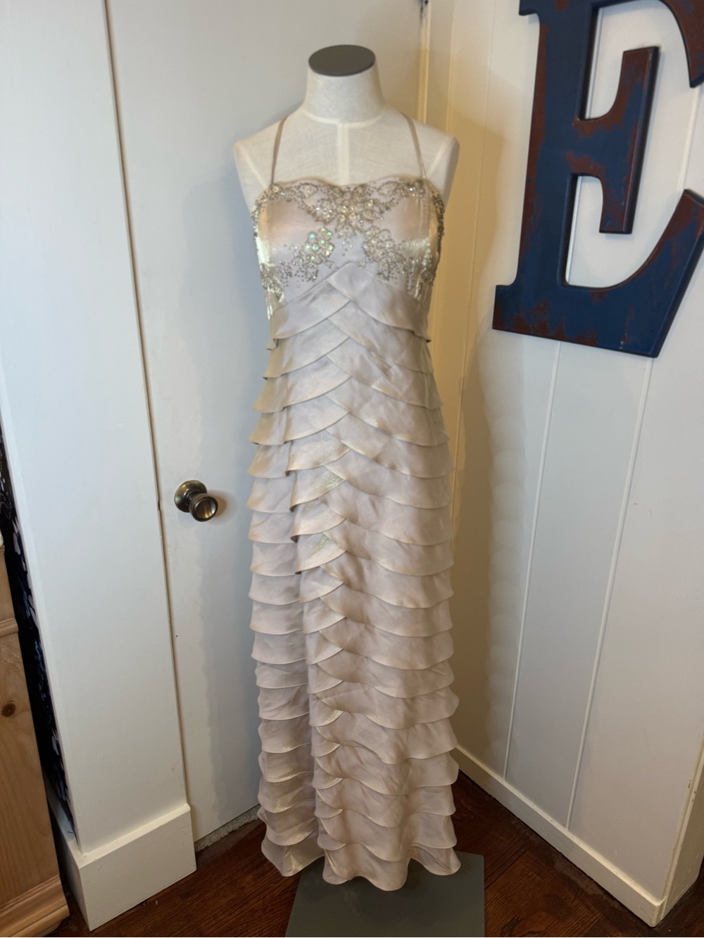 Alex Evenings Elegant Beaded Champagne Ruffle Spaghetti Straps Evening Dress 12P